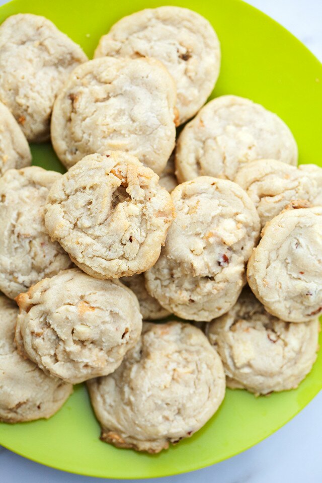 Super chewy cookies full of roasted mixed nuts and white chocolate | www.spachethespatula.com #recipe