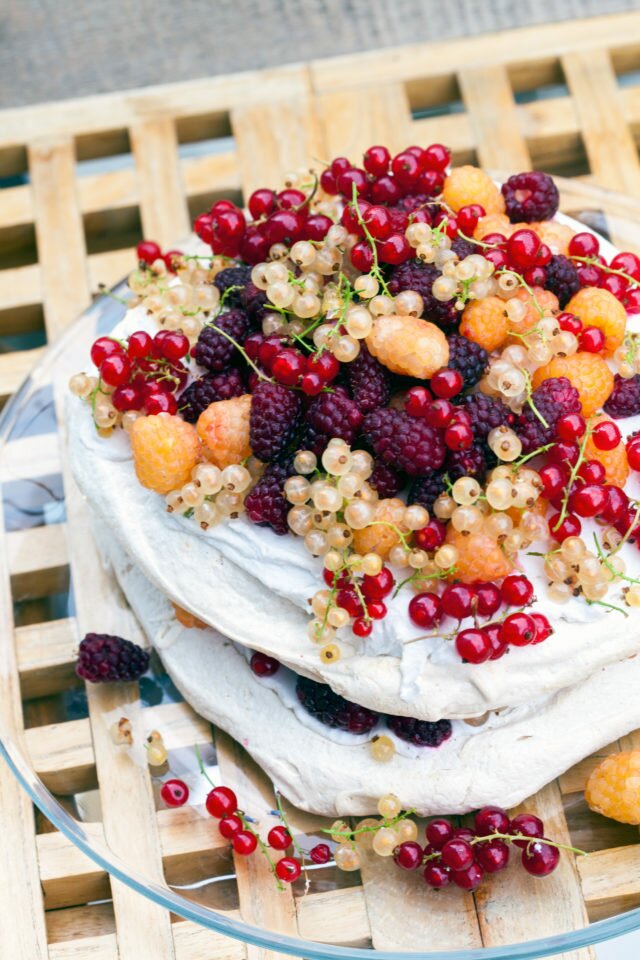 This crisp, creamy, perfectly delicious, lavender-scented pavlova is 100% #vegan and you would never know | www.spachethespatula.com #recipe #aquafaba