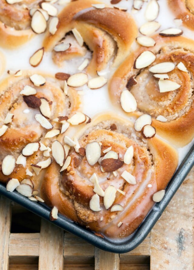 These sticky sweet coconut-almond treats are soft, fluffy, insanely delicious, and somehow #vegan |www.spachethespatula.com #recipe